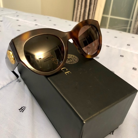 Versace tortoise shell sunglasses - Picture 3 of 7